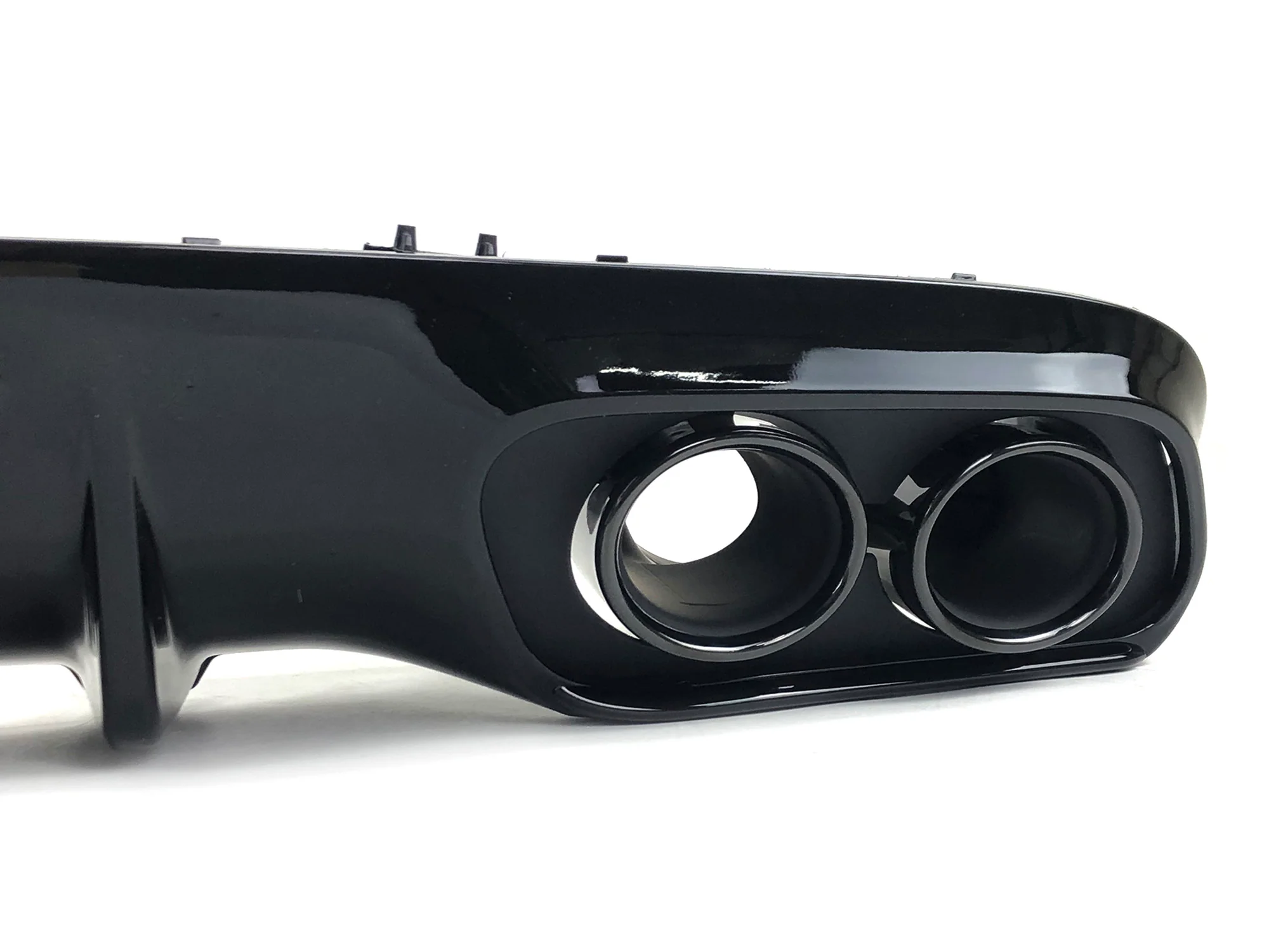 Rear Diffuser & Black Exhaust Tips for Mercedes C205  C200 C300 C43 AMG Coupe Convertible 2015-2020 - Image 8