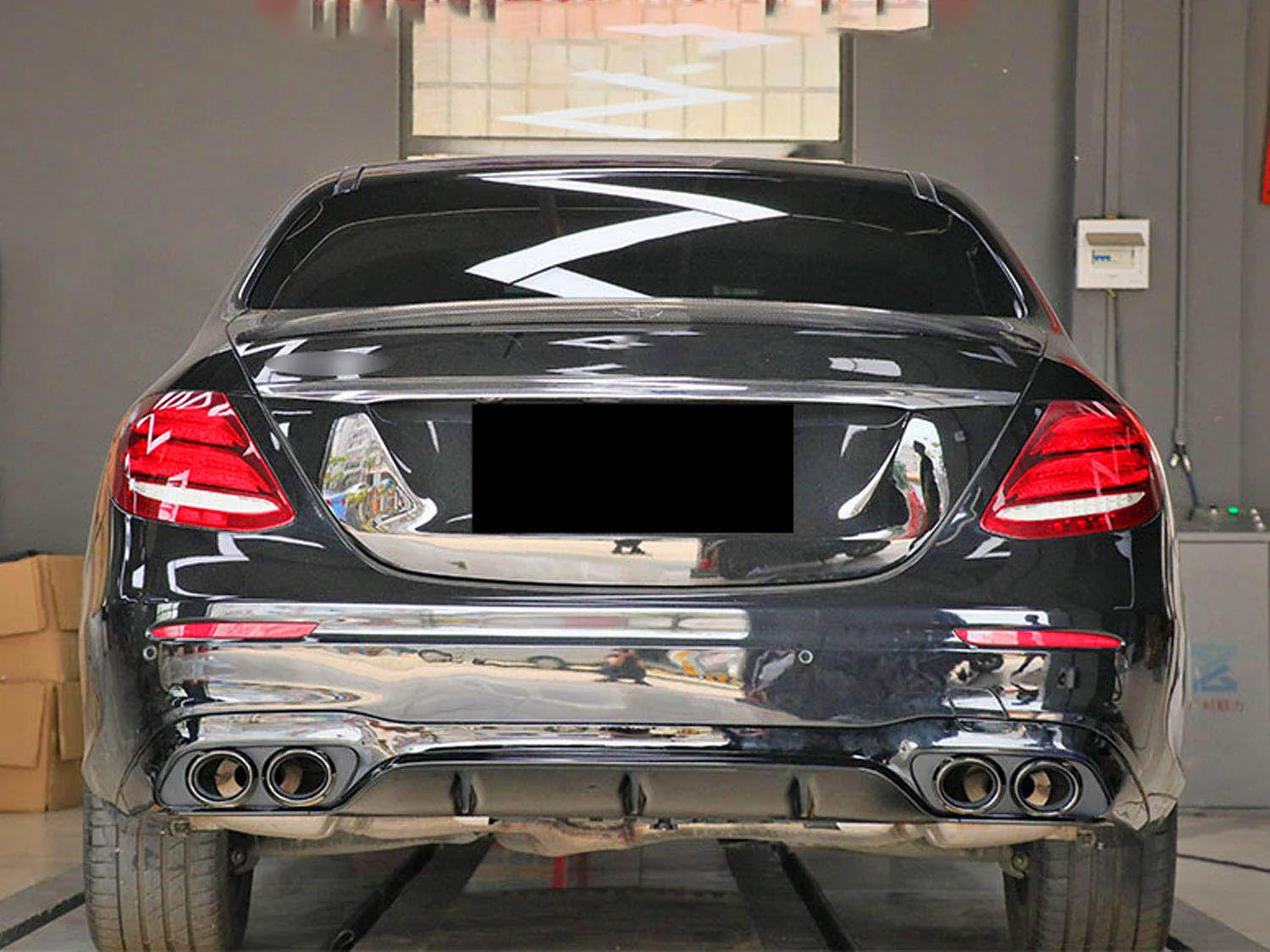 E53 Style Black Diffuer w/ Round Twin Exhaust Tips for Mercedes E W213 Sedan Wagon E300 E400 E550 AMG 2017-2020 - Image 4