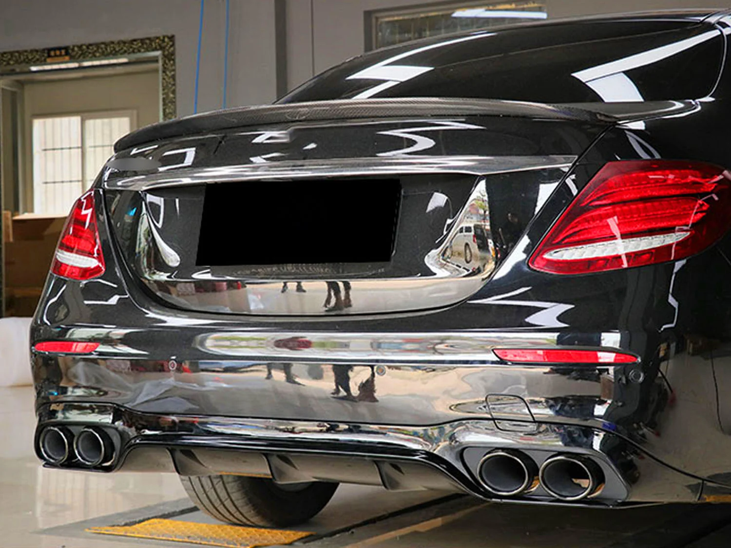 E53 Style Black Diffuer w/ Round Twin Exhaust Tips for Mercedes E W213 Sedan Wagon E300 E400 E550 AMG 2017-2020 - Image 5