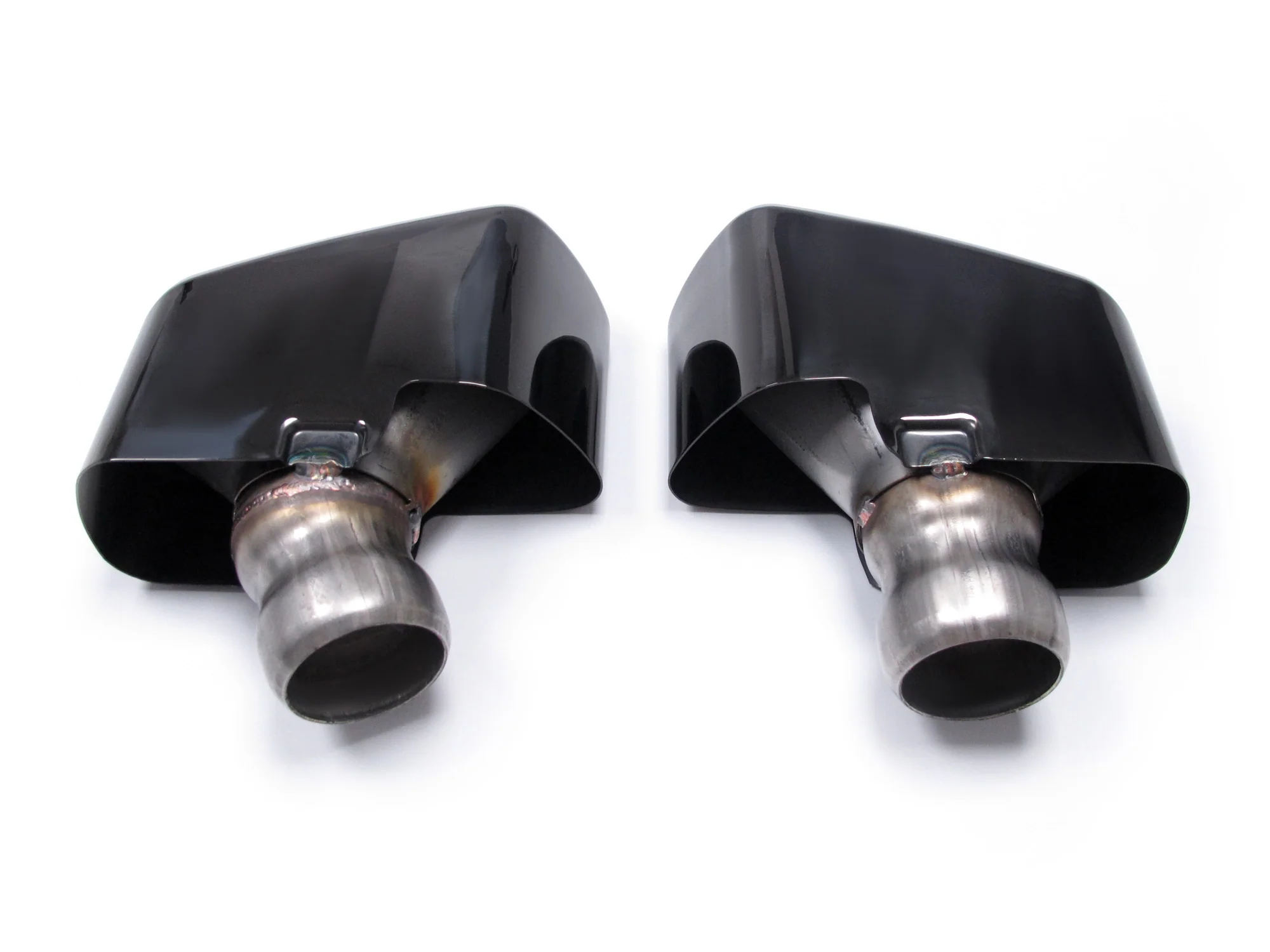 Chrome / Gloss Black Exhaust Tips for BMW G30 5 Series M-Sport Rear Bumper 2017–2023 - Image 10