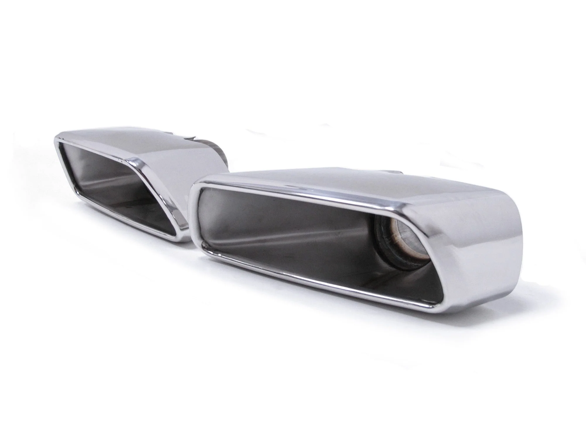 Chrome / Gloss Black Exhaust Tips for BMW G30 5 Series M-Sport Rear Bumper 2017–2023 - Image 17