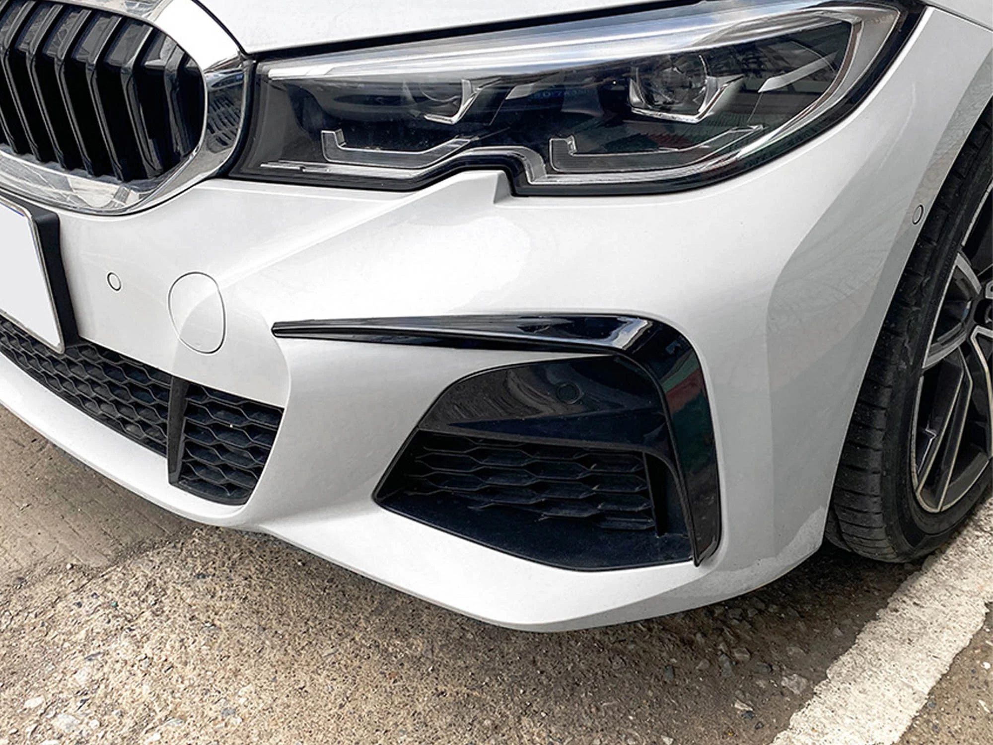 Gloss Black Front Bumper Air Vent Fog Light Eyelid for BMW G20 330i M340i 2019-2022 - Image 5