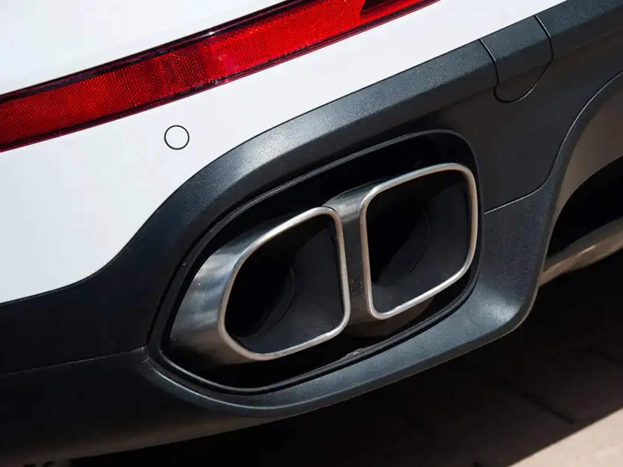 Square Exhaust Tips Fits Porsche Cayenne 958.2 V6 / V8 Base 2015–2018 - Image 4