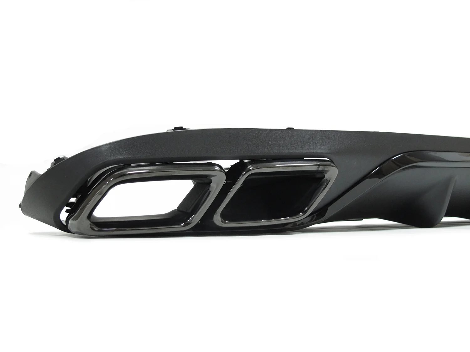 Gloss Black Diffuser & Exhaust Tips for Mercedes W213 Sedan Non-AMG 2017-2020 - Image 4