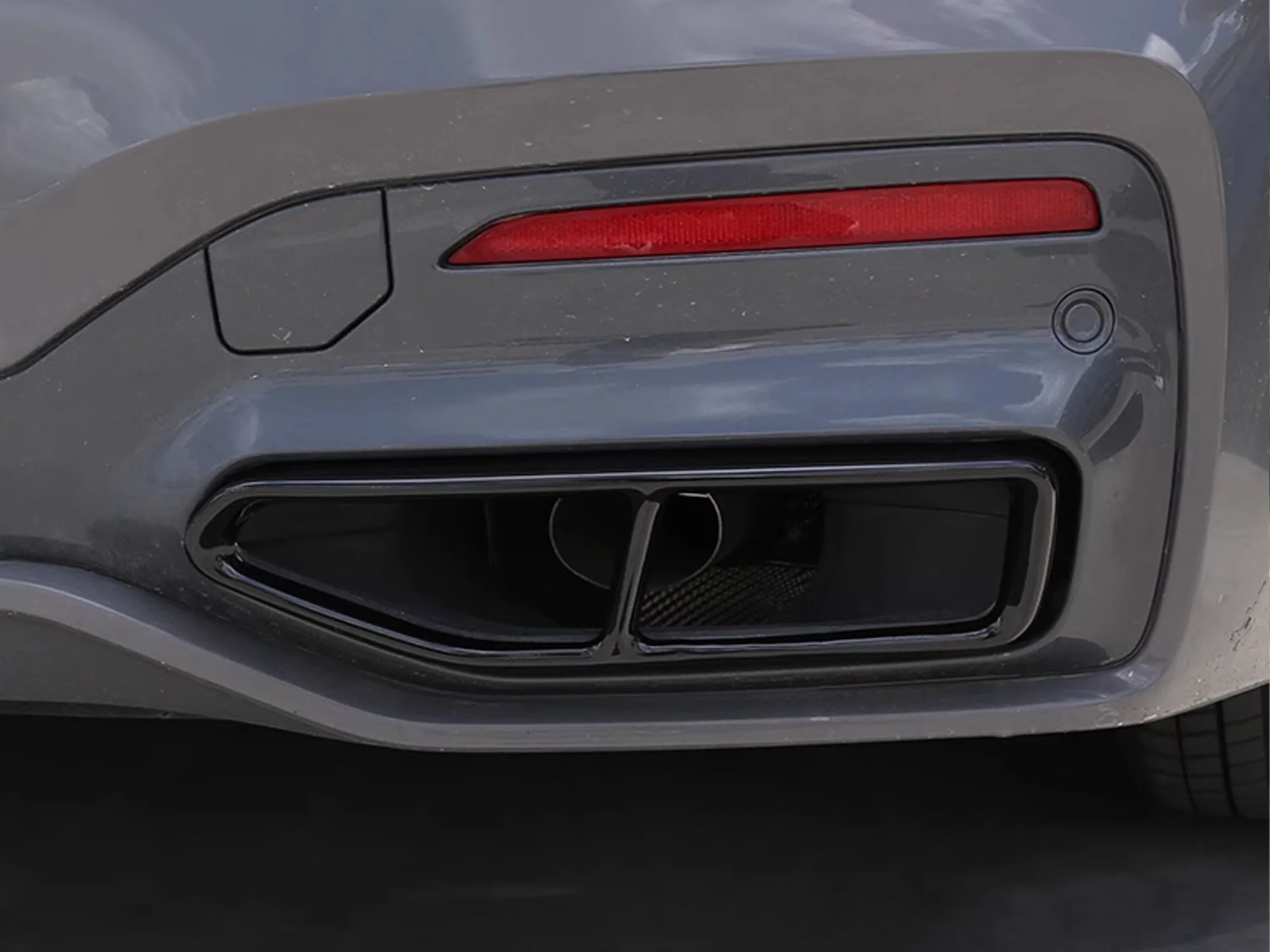Gloss Black Exhaust Tips Replacement for BMW G11 G12 7 Series M Sport 2016-2019 - Image 3