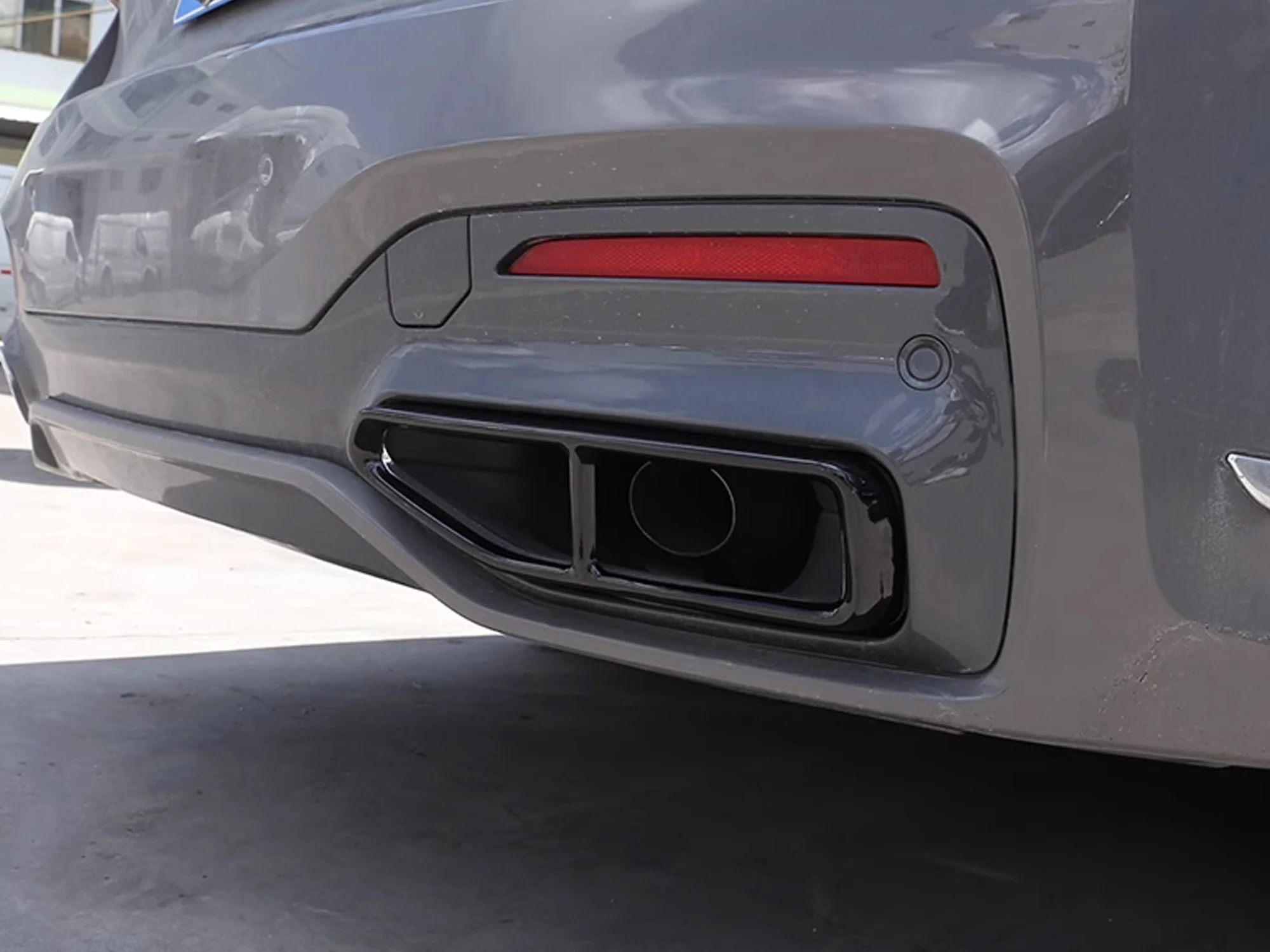 Gloss Black Exhaust Tips Replacement for BMW G11 G12 7 Series M Sport 2016-2019 - Image 4