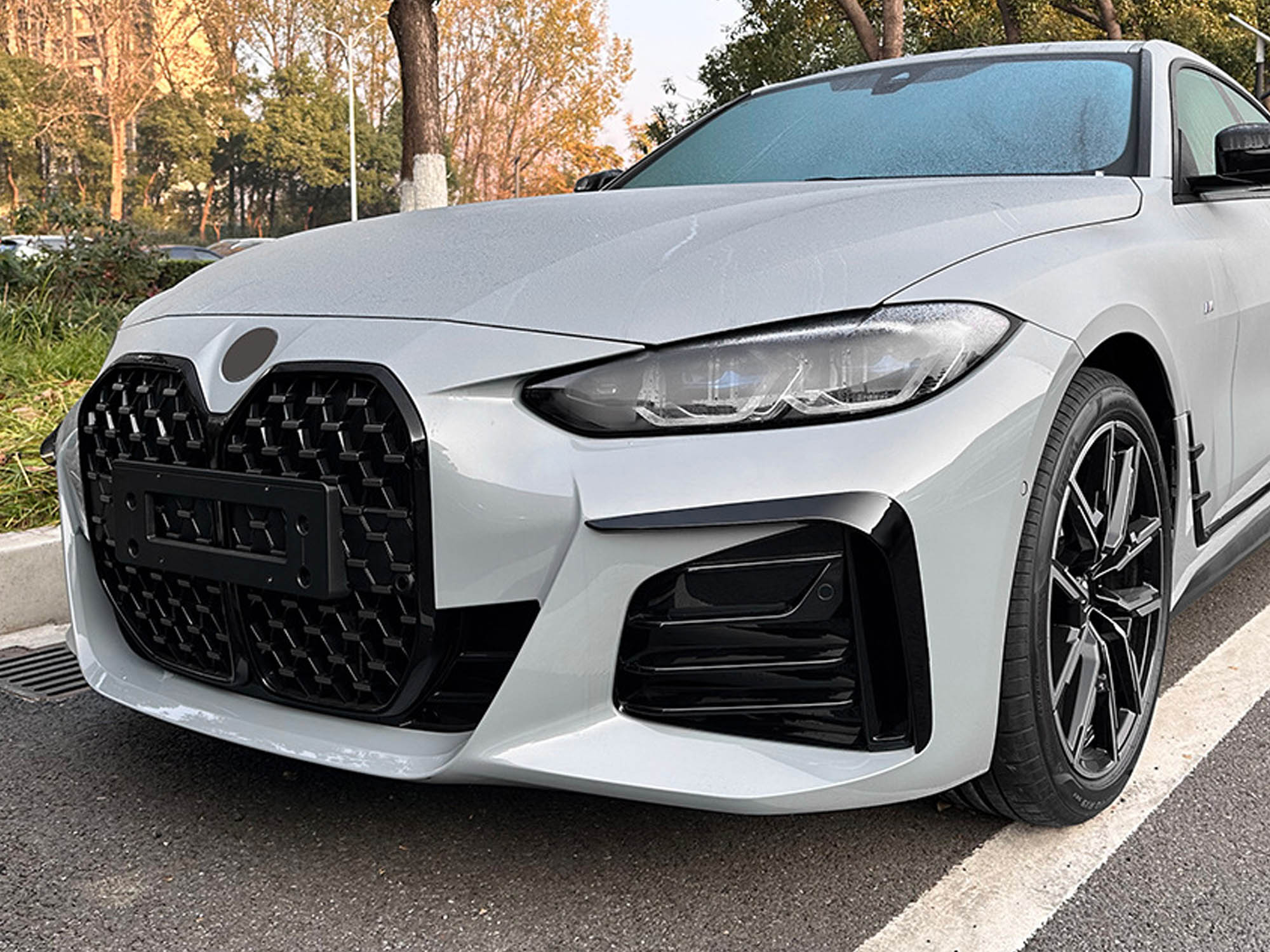Gloss Black Front Bumper Air Duct Splitter Trims for BMW 4-Series G26 4-Door M-Sport 2021-2024 - Image 3