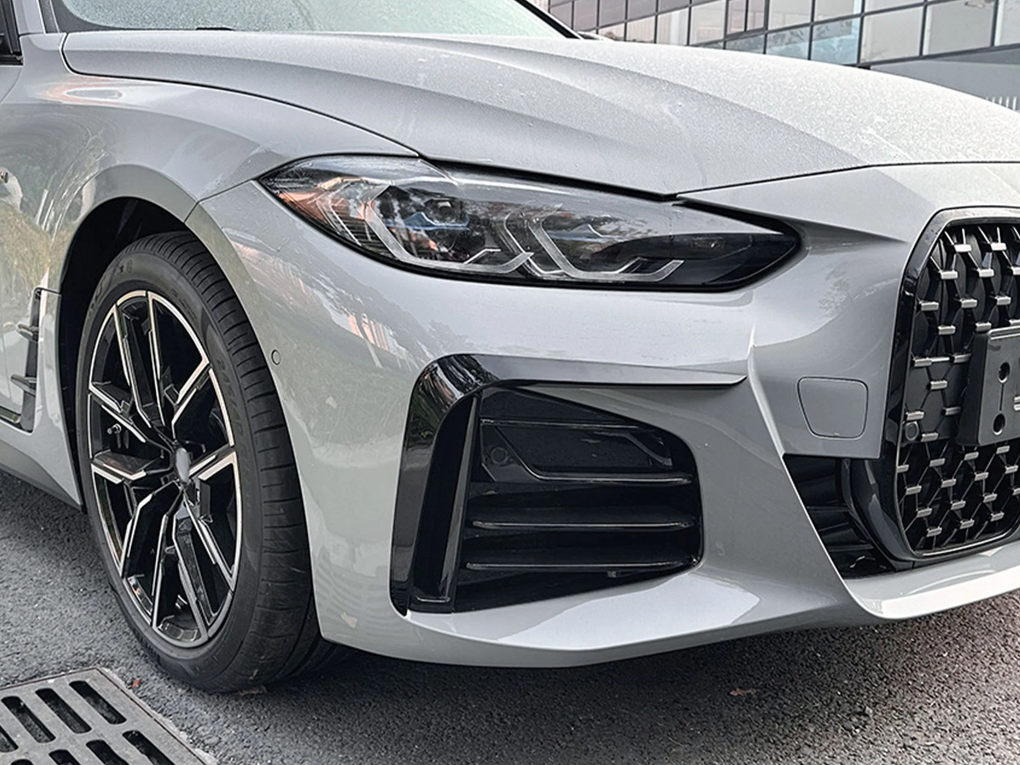 Gloss Black Front Bumper Air Duct Splitter Trims for BMW 4-Series G26 4-Door M-Sport 2021-2024 - Image 5