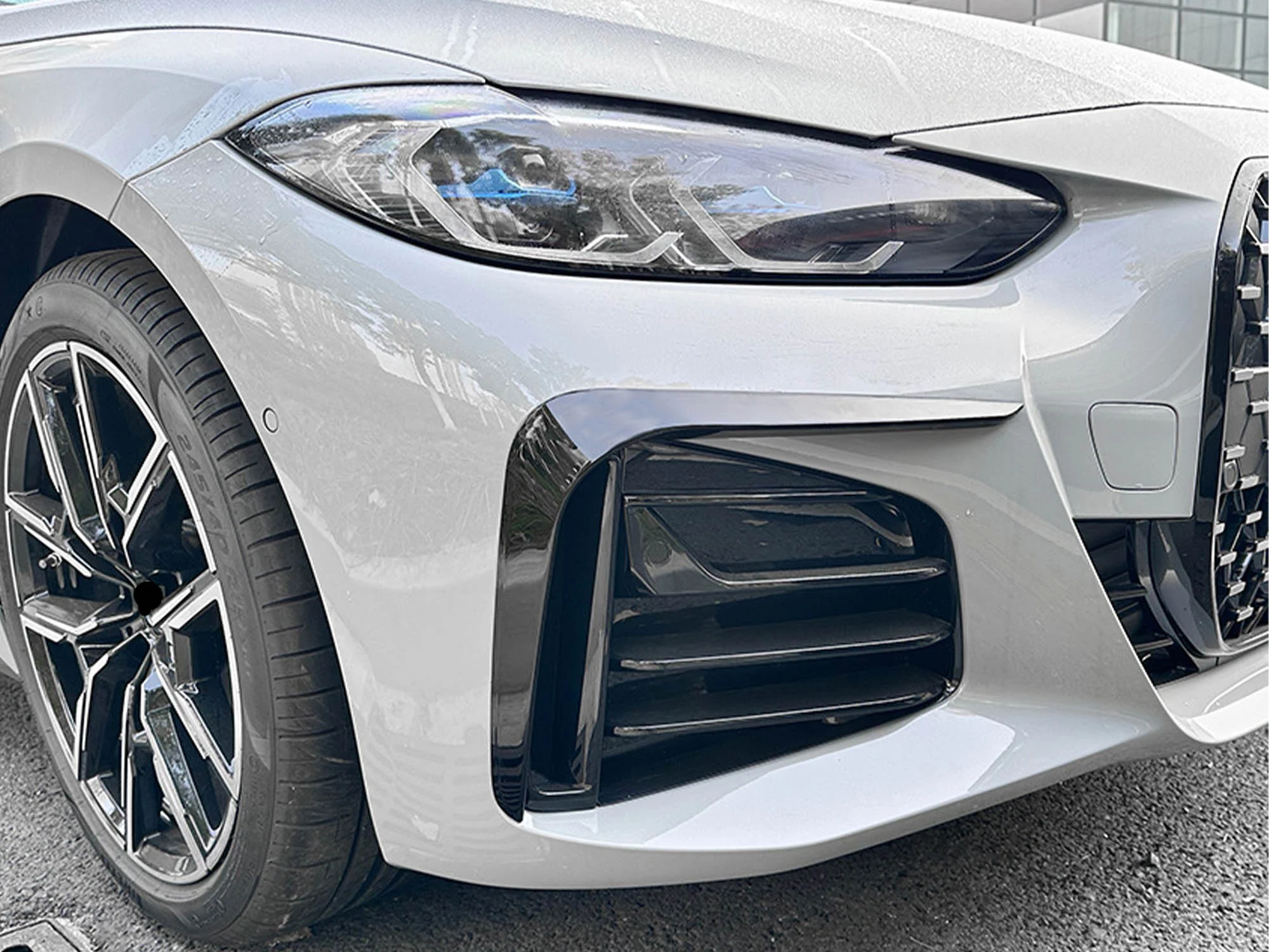 Gloss Black Front Bumper Air Duct Splitter Trims for BMW 4-Series G26 4-Door M-Sport 2021-2024 - Image 6