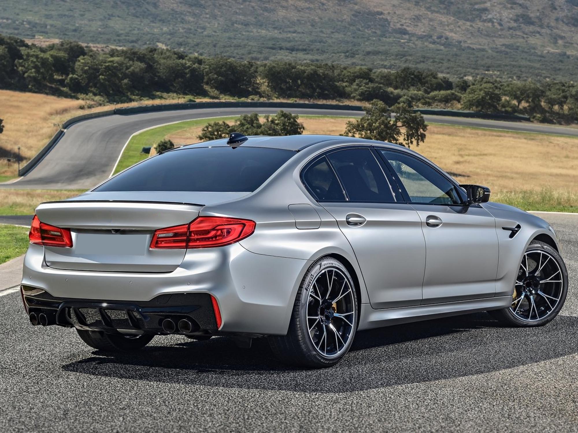 Gloss Black M5 Style Rear Diffuser + Exhaust Tips For BMW G30 540i M-Sport 2017-2023 - Image 2