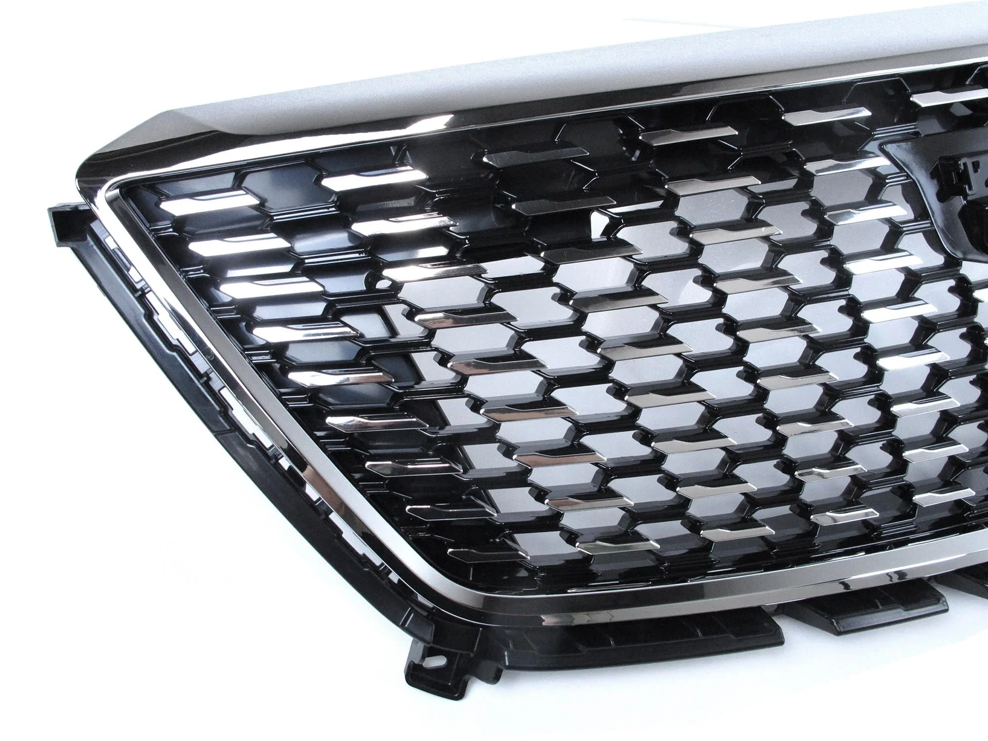 Chrome Diamond Front Upper Grill for Cadilalc XT5 LCI 2020-2024 w/o Camera - Image 5