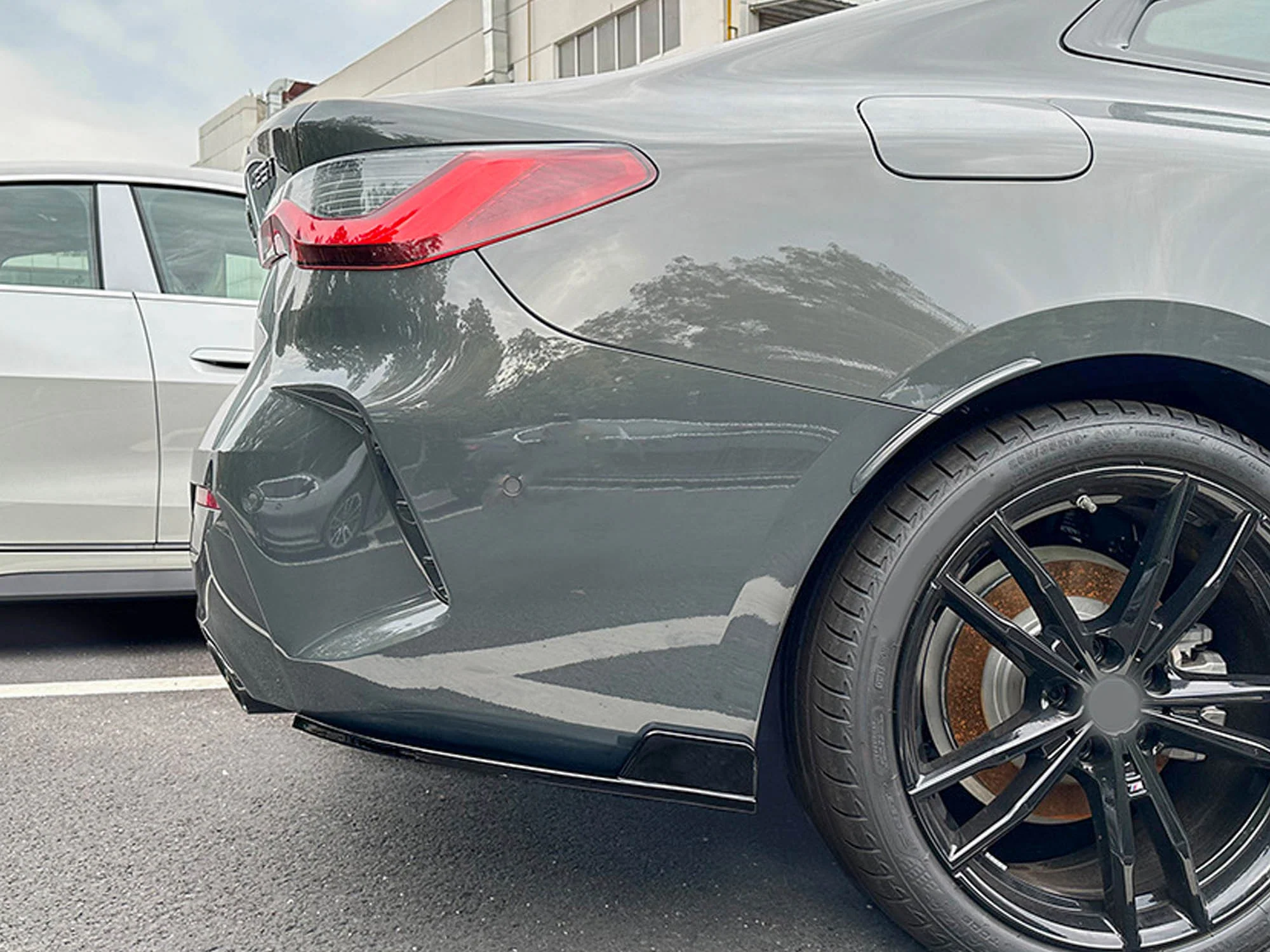 Gloss Black Rear Splitters Side Bumper Canards for BMW 4 Series G22 G23 M Sport 2022-2024 - Image 4