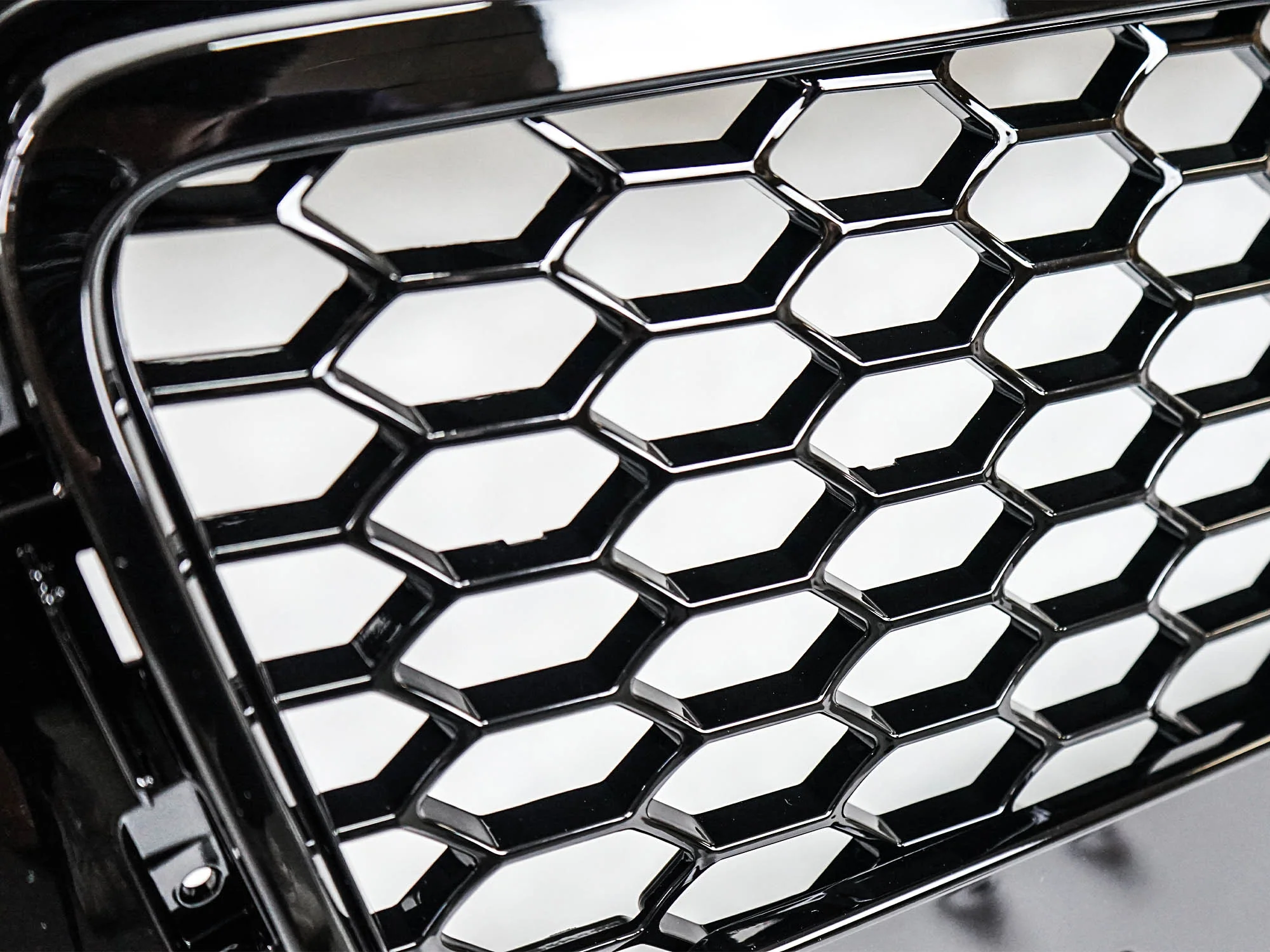 RS3 Style Front Grille Gloss Black for Audi A3 8P 09–13 Honeycomb Mesh - Image 7