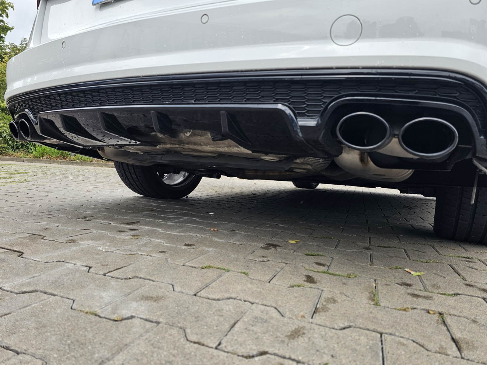 S6 Style Rear Diffuser + Black Tips For Audi A6 C7.5 Sedan S-Line 2016–2018 - Image 4